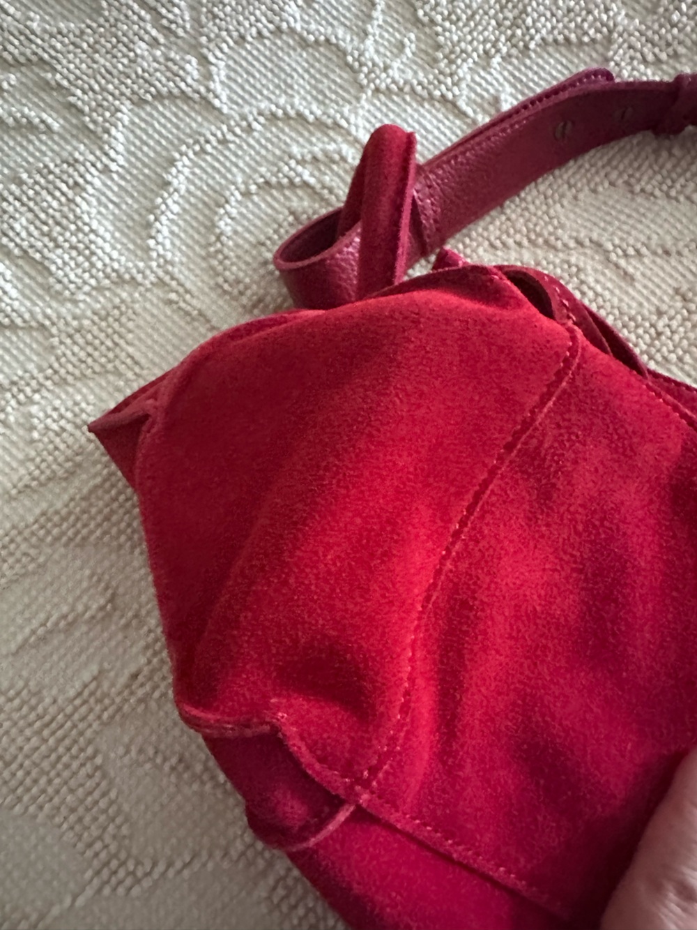 The Sak Los Feliz Hobo Bag Scarlet Red Suede Fall Ready 2026 - Picture 7 of 10
